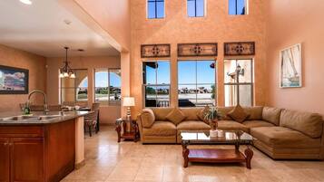 Télévision, cheminée