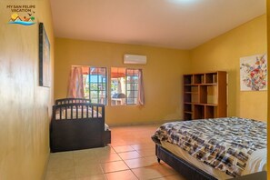 5 bedrooms, free WiFi, bed sheets