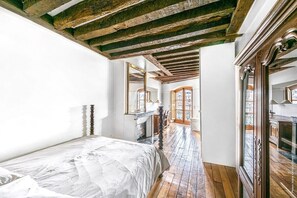 2 chambres, fer et planche à repasser, lit de bébé portatif, Wi-Fi