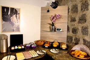 Desayuno bufé gratuito y diario