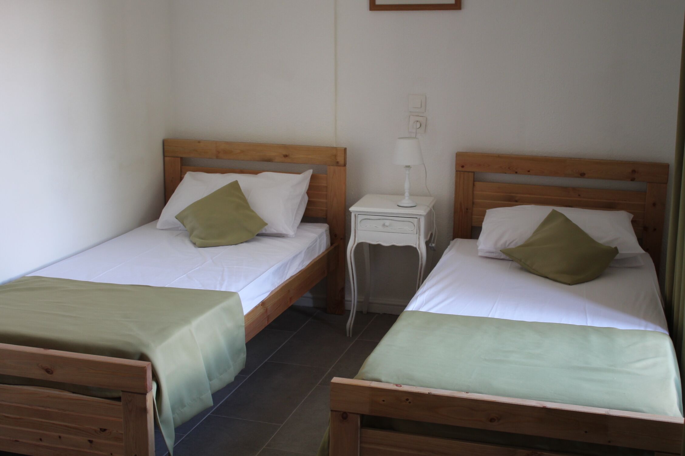 2 chambres, fer et planche à repasser, lit parapluie, Wi-Fi gratuit