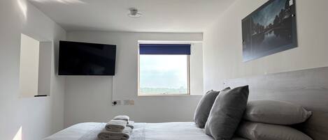 Superior szoba kétszemélyes ággyal | 1 hálószoba, íróasztal és laptophoz jól használható munkafelület