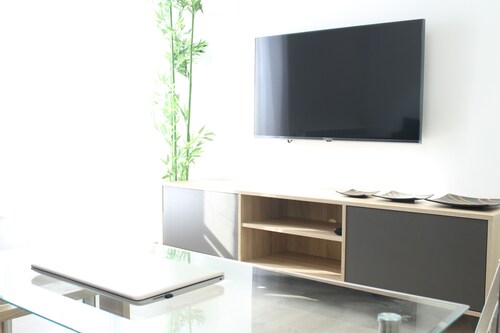 AIR-CONDITIONED ACCOMMODATIONS IN THE HISTORIC CENTER