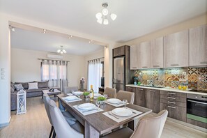 Réfrigérateur, micro-ondes, four, lave-vaisselle