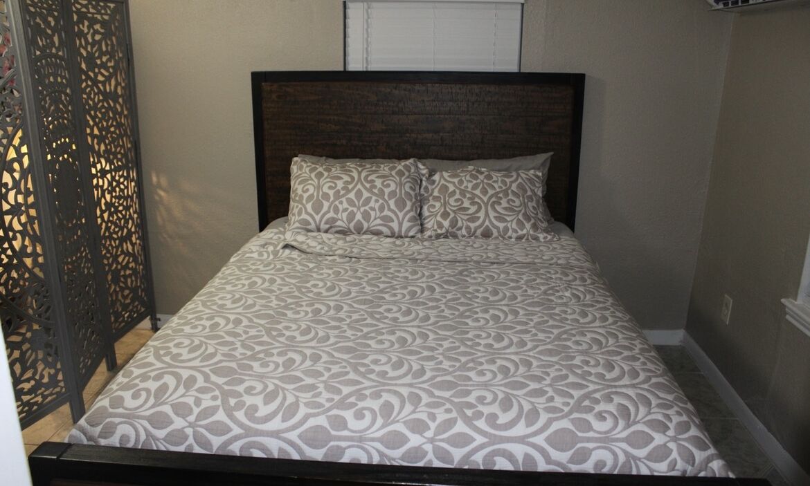 1 bedroom, desk, free WiFi, bed sheets