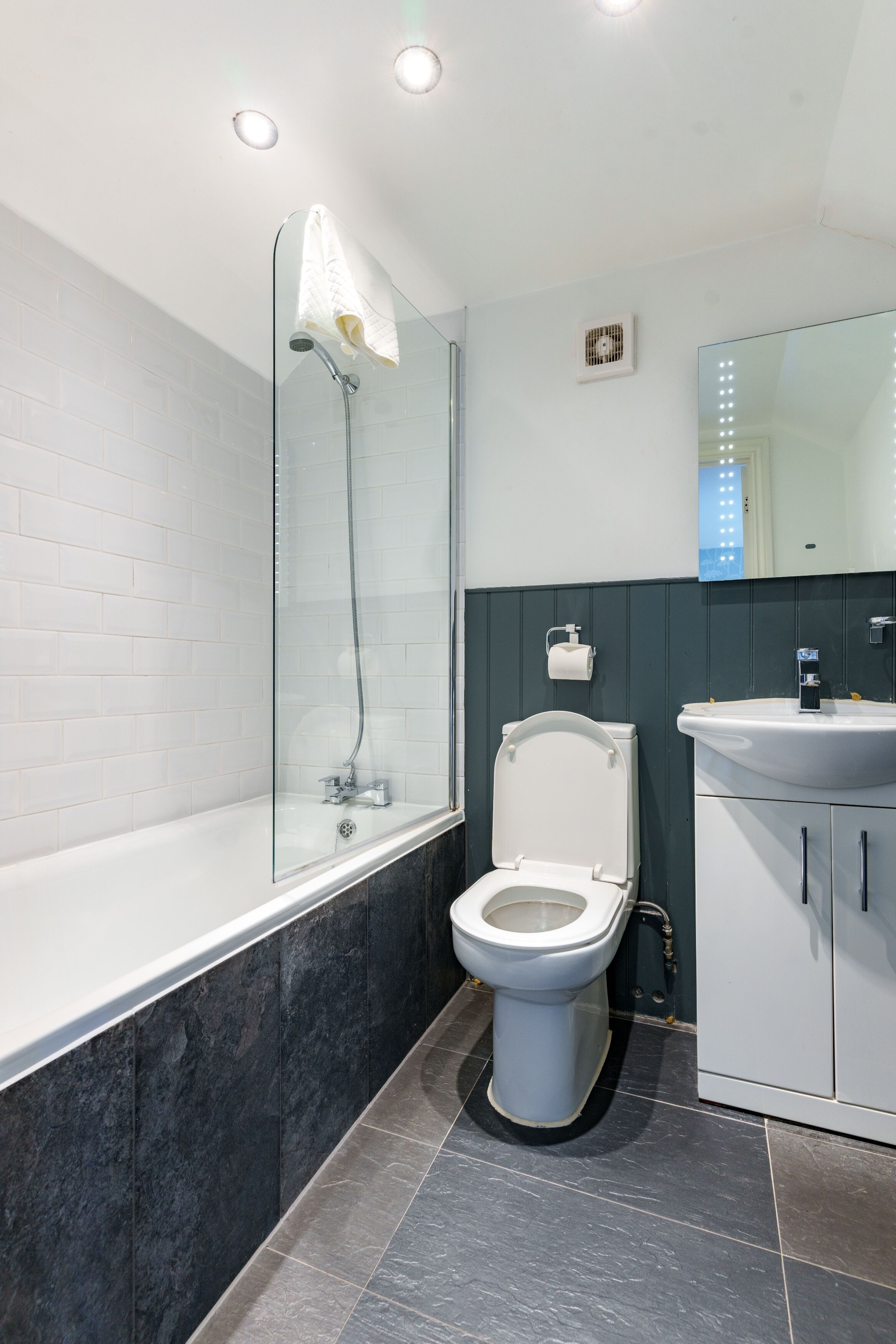 pimlico double room | bathroom | shower, free toiletries, hair dryer, towels