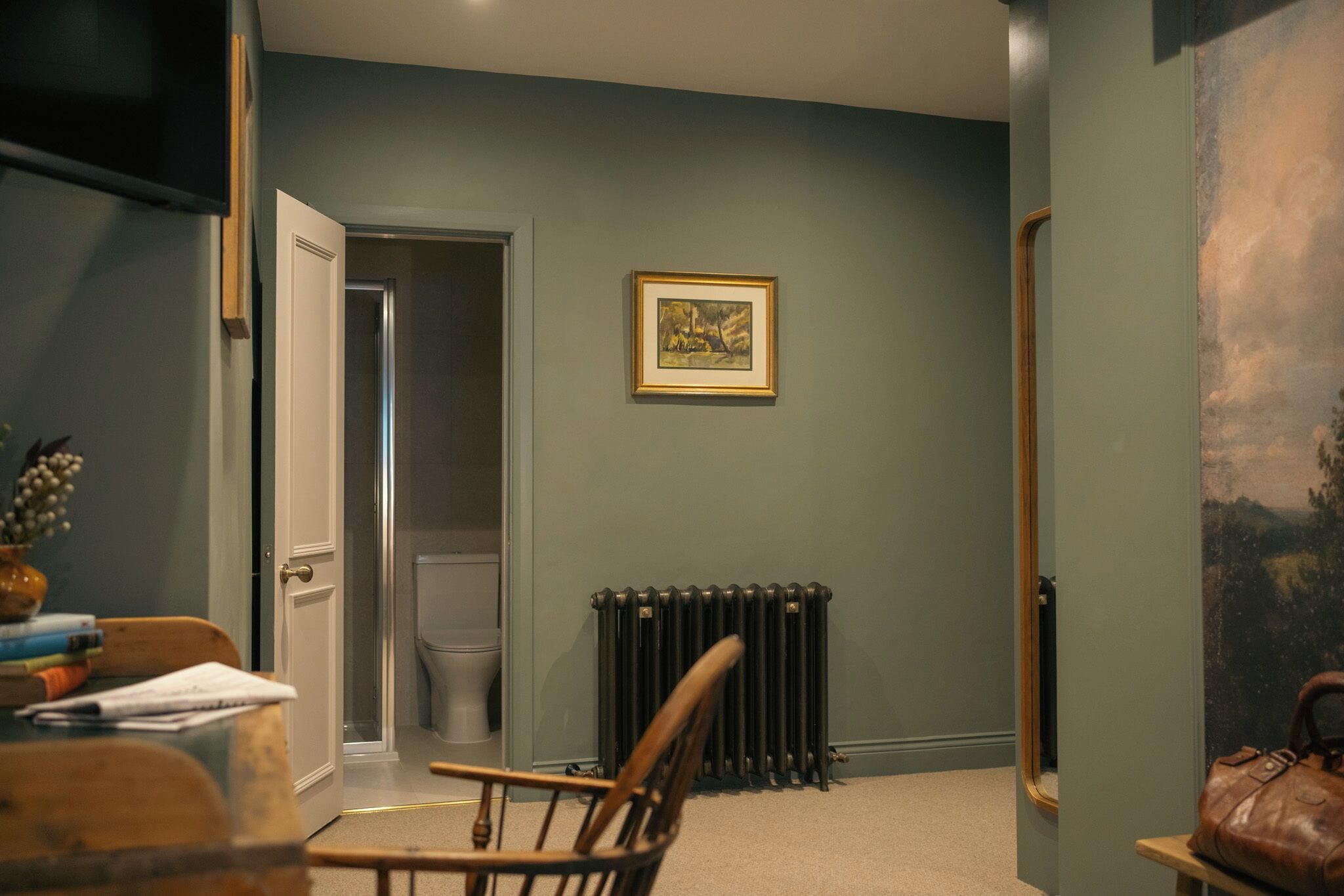 Pimlico Double Room | In-room safe, desk, iron/ironing board, free WiFi