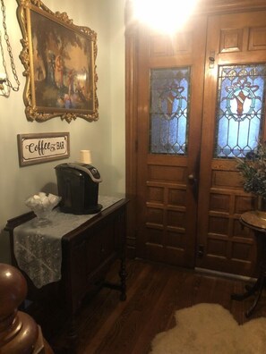 Interior entrance - Trails End Bed and Breakfast (Jim Thorpe)