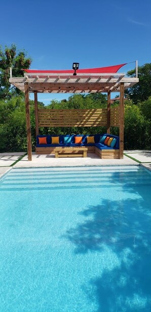 Outdoor pool - 2 minute walk to Grace Bay Beach - Newly Renovated 4 Bedroom, 4 Full Bath.  (The Bight Settlement)