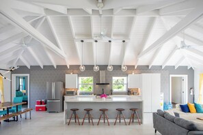 Interior - 2 minute walk to Grace Bay Beach - Modern, Immaculate 4 Bedroom, 4 Full Bath  (The Bight Settlement)