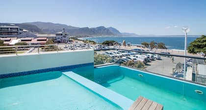 Harbour Square Hotel