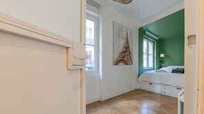 1 bedroom, iron/ironing board, free WiFi, bed sheets - Midoon guest - DUPLEX D'ARCHITECT in Paris République (Paris)