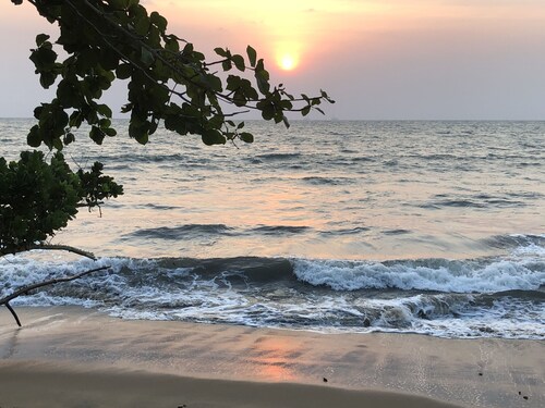 Villa caze pieds dans l'eau kribi