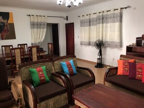 Interior - Villa caze pieds dans l'eau kribi (Kribi)