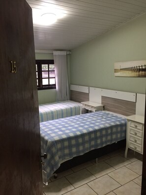 Chambre Confort avec lits jumeaux | Wi-Fi gratuit