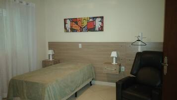 Quarto solteiro conforto | Wi-Fi de cortesia