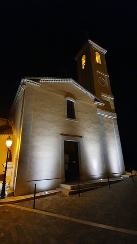 Lovely attic apartment, on the edge of a forest, absolute peace and quiet.
