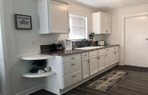 Interior - Andover Tropical Oasis - PRIVATE HEATED POOL, DOG-FRIENDLY, FENCED YARD (Port Charlotte)