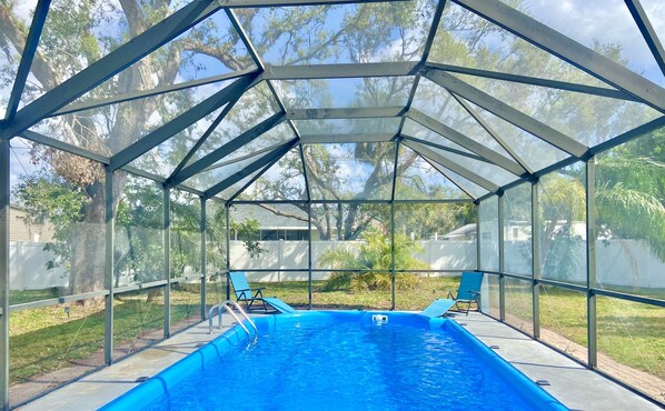 Piscine extérieure, piscine chauffée