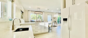 9 beds-6 bedrooms-BBQ-Heated-Pool