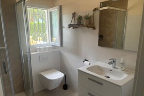 Baignoire, serviettes fournies
