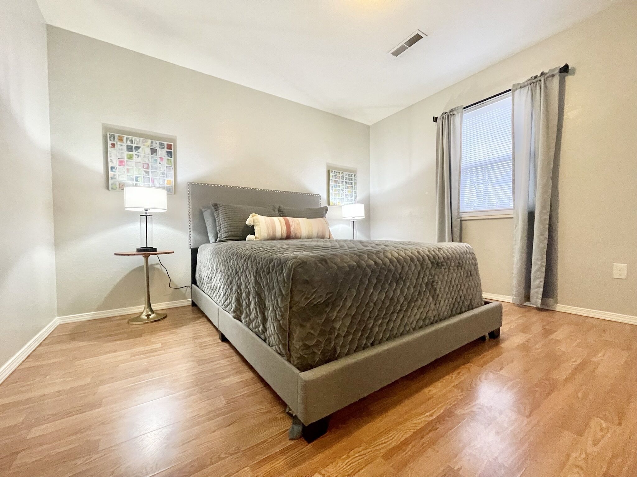 2 makuuhuonetta, työpöytä, silitysrauta/-lauta, Wi-Fi