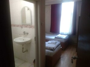 Basic Twin Room | Free WiFi - Sirin Palas Otel (Istanbul)