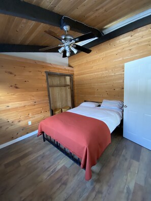 4 Schlafzimmer, Zimmersafe, Bügeleisen/Bügelbrett, kostenloses WLAN