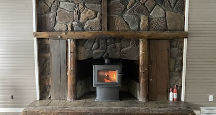 Cozy and private mountain retreat at the top of Laurel Mountain