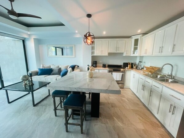 Fridge, microwave, oven, coffee/tea maker