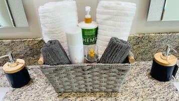 Bruser, boblebadekar, håndklæder