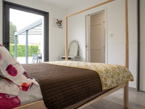 3 chambres, fer et planche à repasser, Wi-Fi gratuit, draps fournis