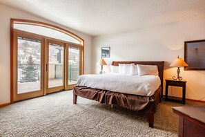 2 habitaciones, escritorio, tabla de planchar con plancha y wifi gratis 
