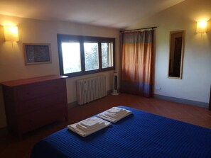 1 bedroom, iron/ironing board, free WiFi, bed sheets - Il ponticello Cortona, delightful little house in the green with breathtaking views (Cortona)