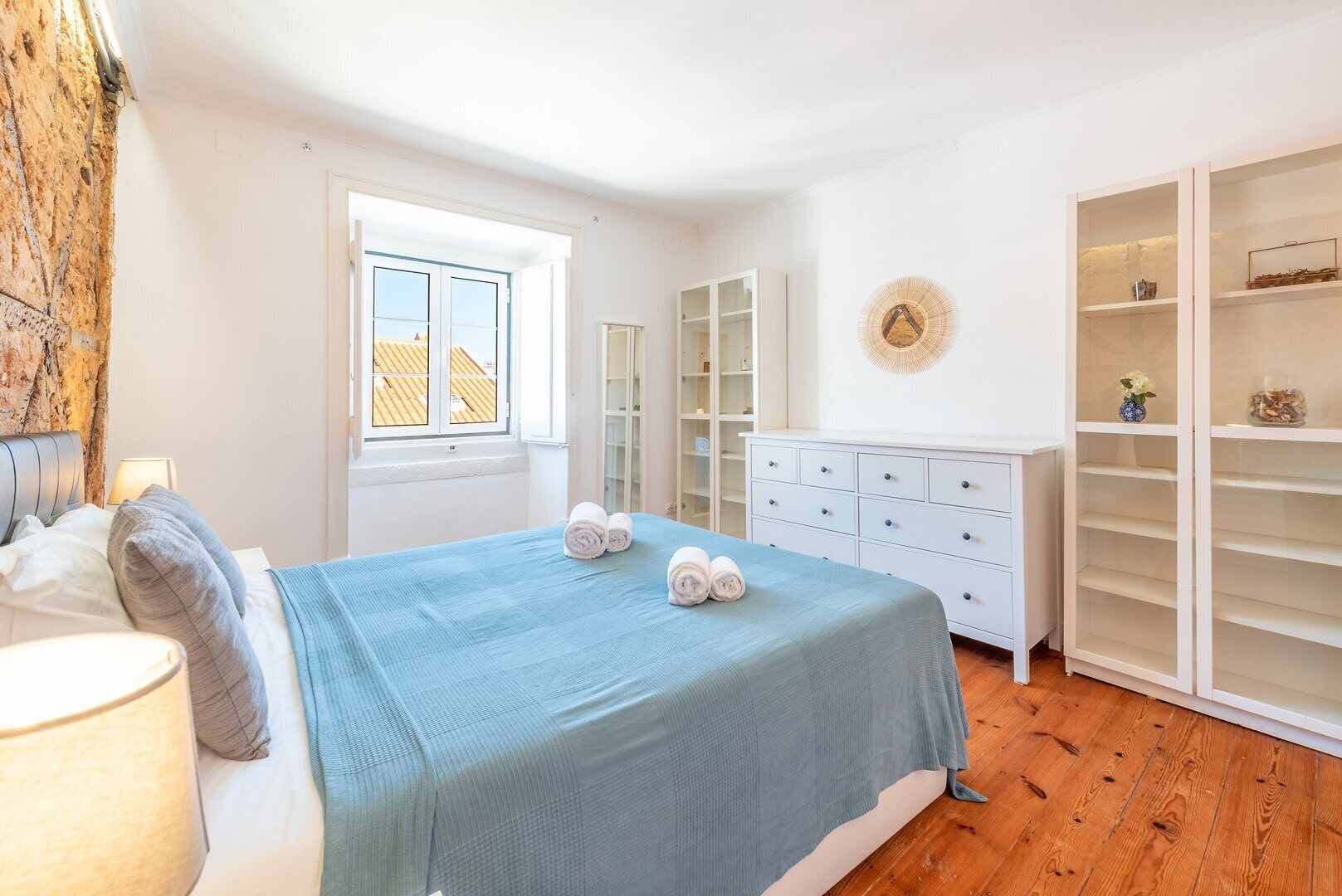 3 chambres, bureau, fer et planche à repasser, accès Internet