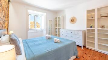3 chambres, bureau, fer et planche à repasser, accès Internet