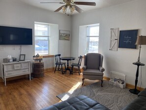 Smart TV - Cottage on Main (Dodgeville)