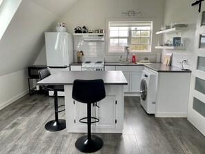 Kühlschrank, Ofen, Herdplatte, Geschirrspüler