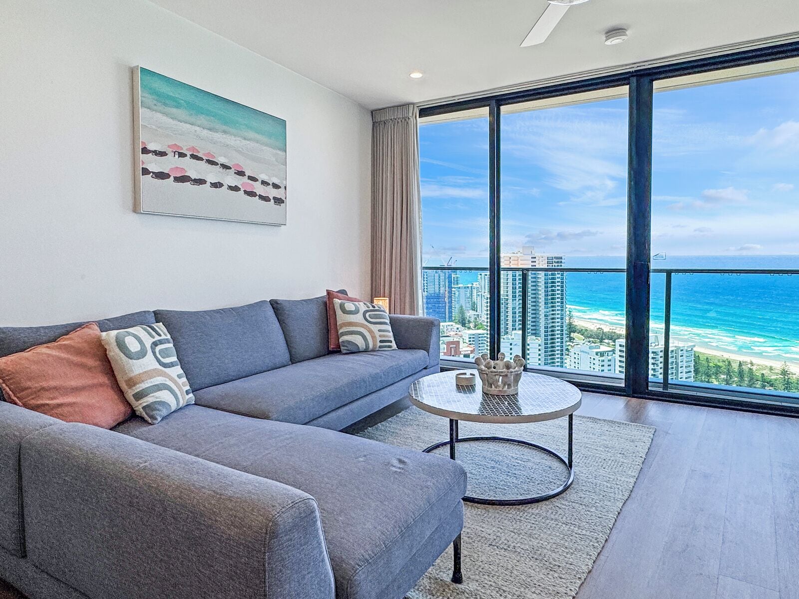 Smart TV, Netflix, books, streaming services