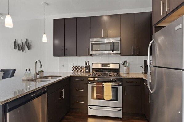 Fridge, microwave, oven, stovetop