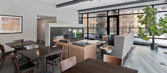 "Joy of Evanston" 1BDR, KING EXEC Suite, pool+Gym