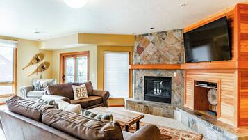 Smart TV, fireplace, DVD player