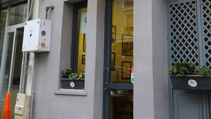 施設の正面