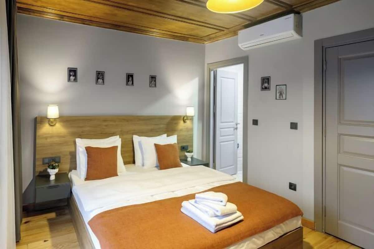 1 habitación, minibar, caja de seguridad en la habitación y escritorio