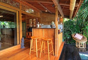 Terrace/patio - Luxury Villa with Private Pool and Kitchen! (Gianyar)