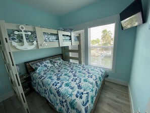 3 bedrooms, desk, free WiFi, bed sheets