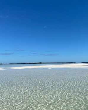 Beach nearby, sun-loungers, beach towels