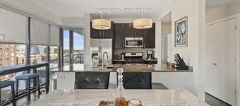 "Bliss of Evanston" 180°view, 2BDR +2Bath UrbanLux