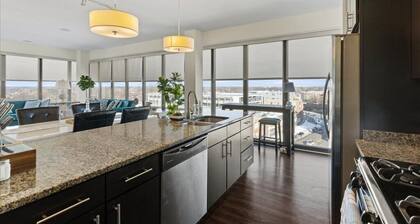 "Bliss of Evanston" 180°view, 2BDR +2Bath UrbanLux