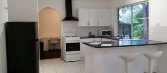 Logan Hospital Dreamworld. Tamborine. upmarket area 3 bed furnished, ask pets.